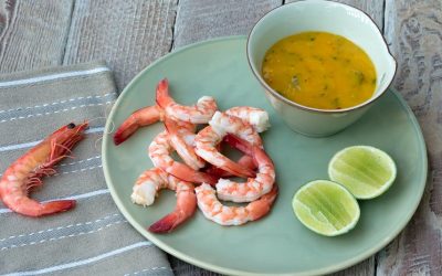 Prawns with mango & chilli dipping sauce